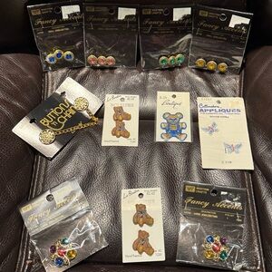 Assorted Vintage Button and Applique Set